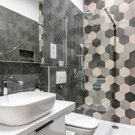 Arcus In The Very Center Of Apartment *