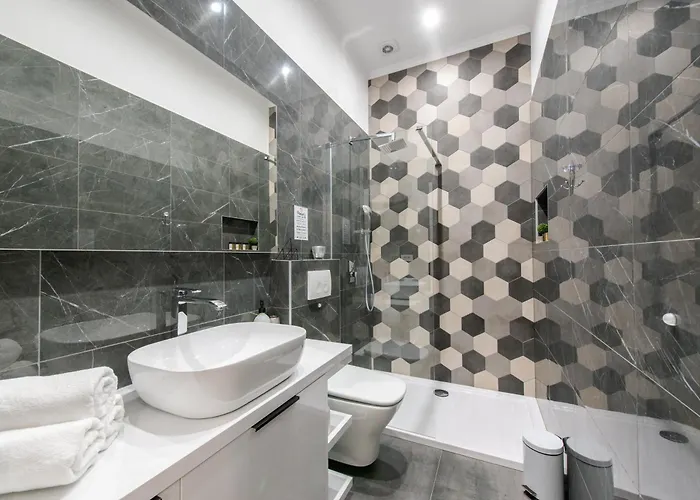 Arcus In The Very Center Of Apartment