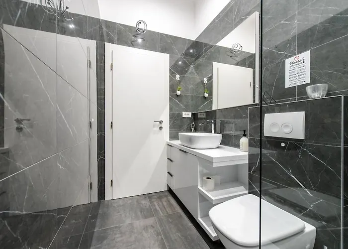 Arcus In The Very Center Of Apartment