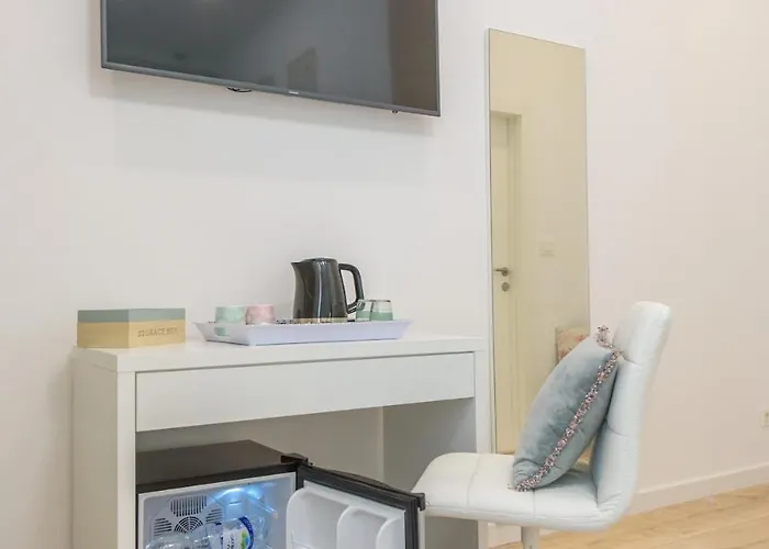 Arcus In The Very Center Of Apartment Split