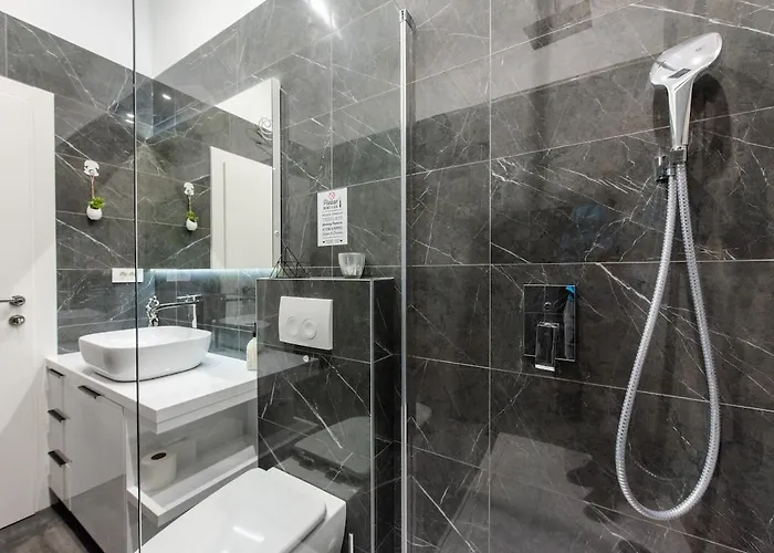 Arcus In The Very Center Of *