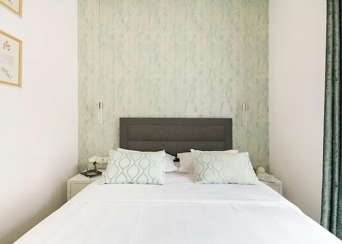 Arcus In The Very Center Of Split