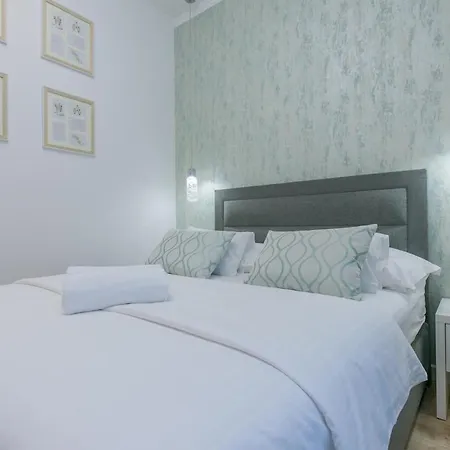 Arcus In The Very Center Of