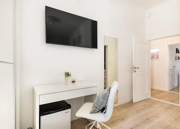 Arcus In The Very Center Of