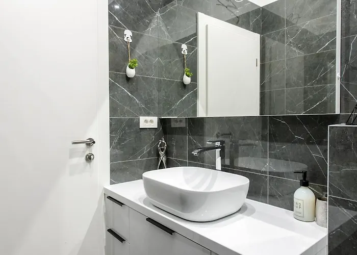 Arcus In The Very Center Of *